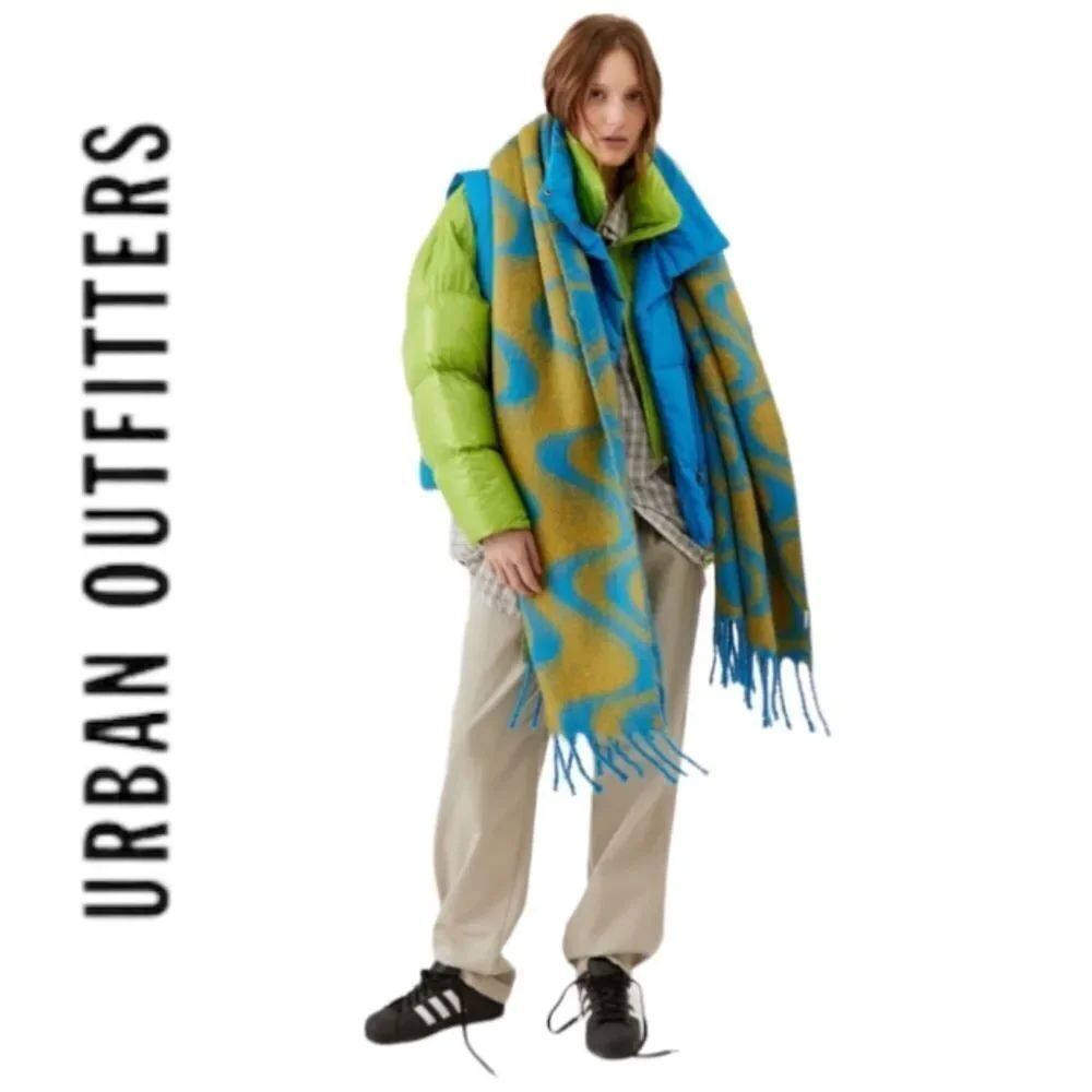 NEW UO Urban Outfitters Cozy Soft Large Pattern Blanket Scarf
